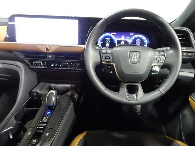 クラウンクロスオーバー ＲＳアドバンスド　革シート　サンルーフ　４ＷＤ　フルセグ　メモリーナビ　ミュージックプレイヤー接続可　バックカメラ　衝突被害軽減システム　ＥＴＣ　ドラレコ　ＬＥＤヘッドランプ　ワンオーナー　記録簿（9枚目）