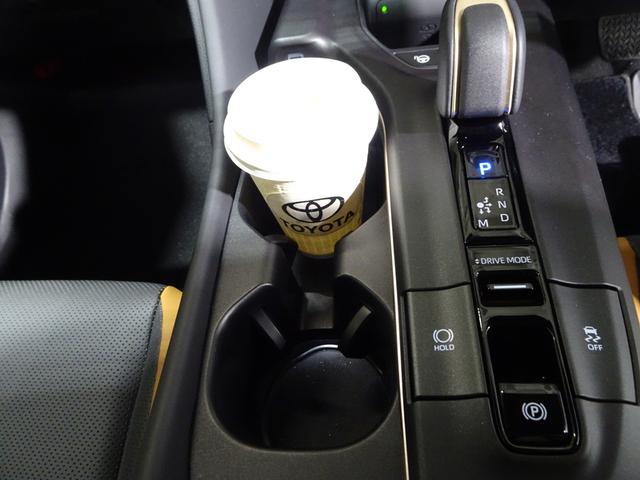 クラウンクロスオーバー ＲＳアドバンスド　革シート　サンルーフ　４ＷＤ　ディスプレイオーディオ　フルセグ　メモリーナビ　ミュージックプレイヤー接続可　バックカメラ　衝突被害軽減システム　クルーズコントロール　ＥＴＣ　ドラレコ　純正アルミ（42枚目）