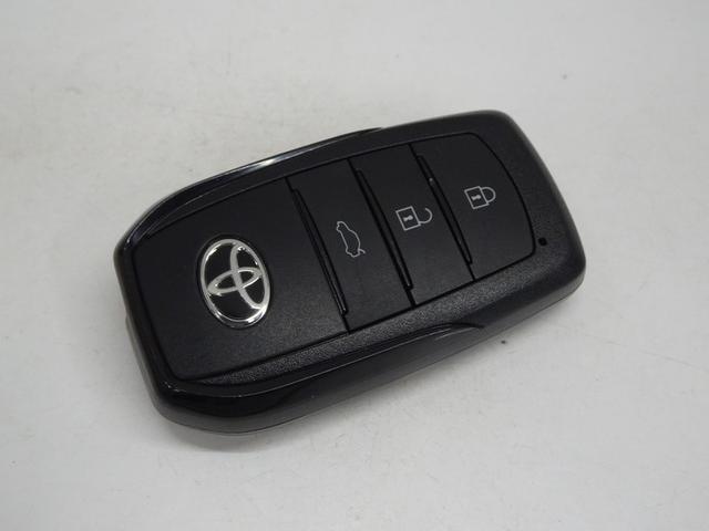 クラウンクロスオーバー ＲＳアドバンスド　革シート　サンルーフ　４ＷＤ　ディスプレイオーディオ　フルセグ　メモリーナビ　ミュージックプレイヤー接続可　バックカメラ　衝突被害軽減システム　クルーズコントロール　ＥＴＣ　ドラレコ　純正アルミ（51枚目）