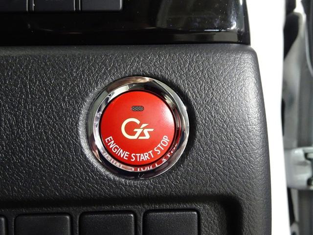 プッシュスタートシステムです。キーをバッグやポケットに入れたままで、ブレーキを踏んでボタンを押せばエンジン始動できます。