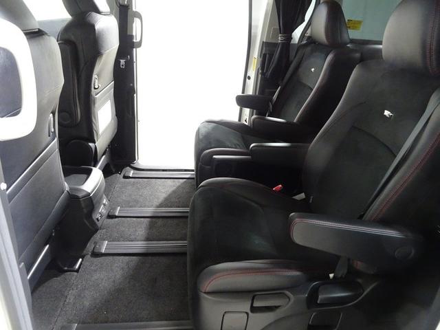 車内は『まるピカクリーン』で綺麗にクリーニング！シートや床面などしっかりと除菌・消臭施工をしているので、お子様がいらっしゃる方も安心して乗っていただけます！