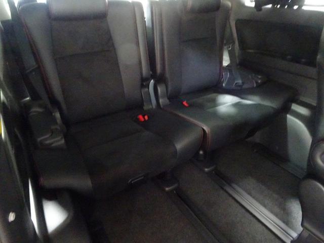 多彩なシートアレンジが可能で、楽しさ広がる３列シートです。