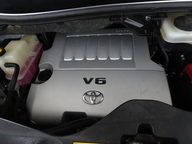 エンジンルームも『まるピカクリーン』でピッカピカ！見えないところまで丁寧です。