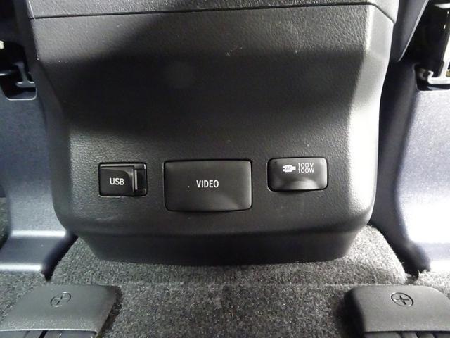 便利なＵＳＢポートや、アクセサリーコンセント（ＡＣ１００Ｖ・１００Ｗ）を装備しています。