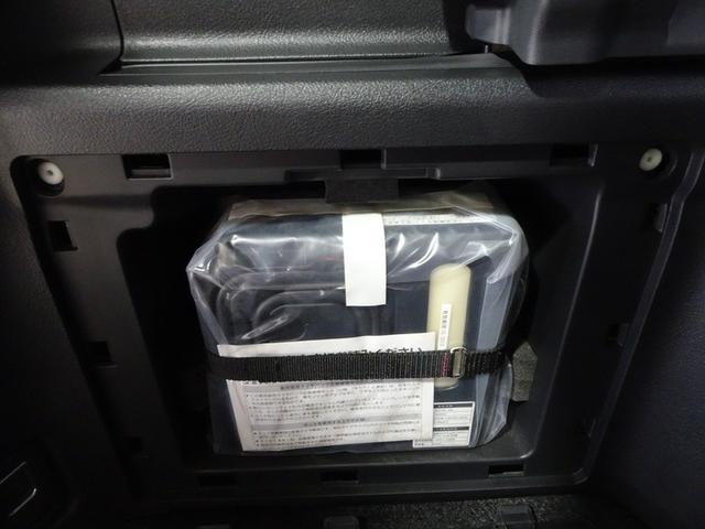 パンク修理キット付き。スペアタイヤの代わりにパンク修理キットが備え付けられています。