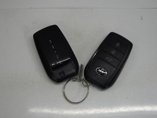 プリウス Ｚ　サンルーフ　フルセグ　メモリーナビ　ミュージックプレイヤー接続可　バックカメラ　衝突被害軽減システム　ＥＴＣ　ドラレコ　ＬＥＤヘッドランプ　ワンオーナー（39枚目）