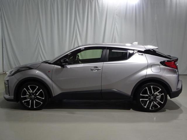 Ｃ－ＨＲ Ｓ　ＧＲスポーツ　トヨタ認定中古車　１年間保証付　ディスプレイオーディオ　バックカメラ　クルーズコントロール　衝突被害軽減システム　ＥＴＣ　ドラレコ　スマートキー　シートヒーター　ＬＥＤヘッドランプ　純正アルミ（3枚目）