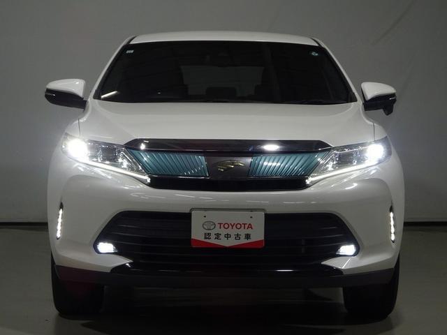 暗い夜道も明るく照らすディスチャージヘッドライト装着車！夜間のドライブも安心です。悪天候の運転をサポートするフォグランプも付いています。