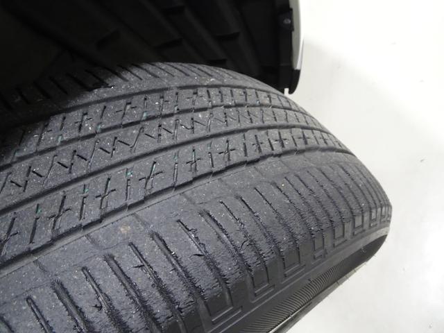 納車時には、溝だけではなくタイヤの劣化等もしっかり点検の上、納めさせていただきます。