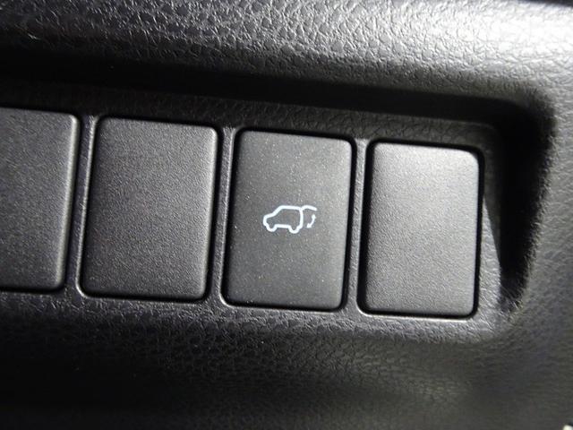 パワーバックドアを搭載！電動で開閉出来るので、荷物の載せ降ろしもスムーズに。