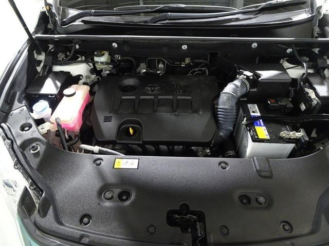 エンジンルームも『まるピカクリーン』でピッカピカ！見えないところまで丁寧です。