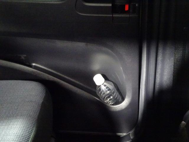 シエンタ Ｇ　フルセグ　メモリーナビ　ＤＶＤ再生　バックカメラ　ＥＴＣ　両側電動スライド　ウオークスルー　乗車定員７人　３列シート　アイドリングストップ（36枚目）