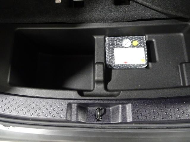 シエンタ Ｇ　フルセグ　メモリーナビ　ＤＶＤ再生　バックカメラ　ＥＴＣ　両側電動スライド　ウオークスルー　乗車定員７人　３列シート　アイドリングストップ（37枚目）