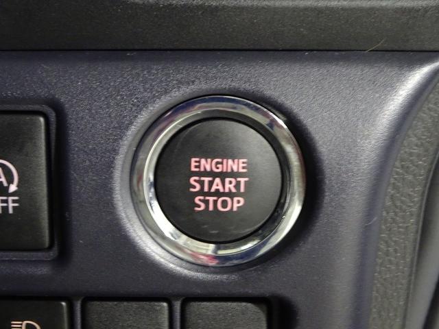 ノア Ｓｉ　４ＷＤ　フルセグ　メモリーナビ　ＤＶＤ再生　バックカメラ　衝突被害軽減システム　ＥＴＣ　電動スライドドア　ＬＥＤヘッドランプ　ウオークスルー　乗車定員７人　３列シート　ワンオーナー（8枚目）