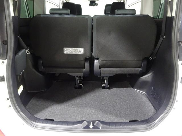 ノア Ｓｉ　４ＷＤ　フルセグ　メモリーナビ　ＤＶＤ再生　バックカメラ　衝突被害軽減システム　ＥＴＣ　電動スライドドア　ＬＥＤヘッドランプ　ウオークスルー　乗車定員７人　３列シート　ワンオーナー（15枚目）