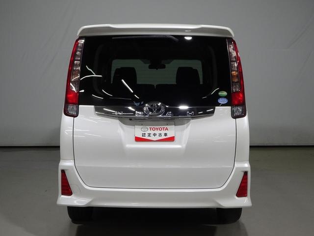 ノア Ｓｉ　４ＷＤ　フルセグ　メモリーナビ　ＤＶＤ再生　バックカメラ　衝突被害軽減システム　ＥＴＣ　電動スライドドア　ＬＥＤヘッドランプ　ウオークスルー　乗車定員７人　３列シート　ワンオーナー（20枚目）