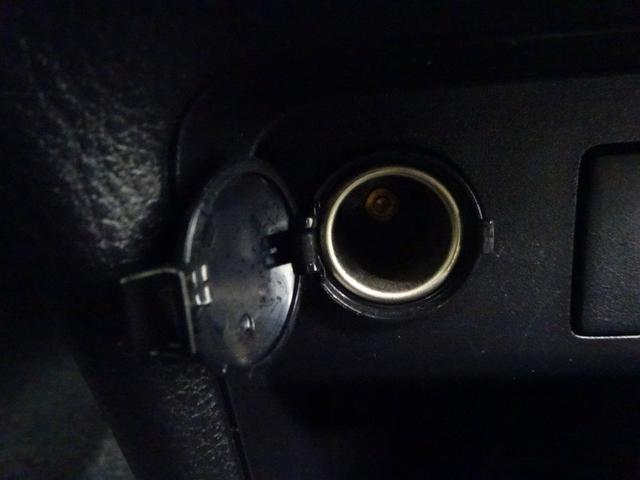 ノア Ｓｉ　４ＷＤ　フルセグ　メモリーナビ　ＤＶＤ再生　バックカメラ　衝突被害軽減システム　ＥＴＣ　電動スライドドア　ＬＥＤヘッドランプ　ウオークスルー　乗車定員７人　３列シート　ワンオーナー（32枚目）