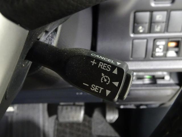 ヴォクシー ZS フルセグ メモリーナビ DVD再生 バックカメラ 衝突被害軽減システム クルーズコントロール ETC ドラレコ プッシュスタート スマートキー 片側パワースライドドア LEDヘッドランプ 純正アルミ(32枚目)