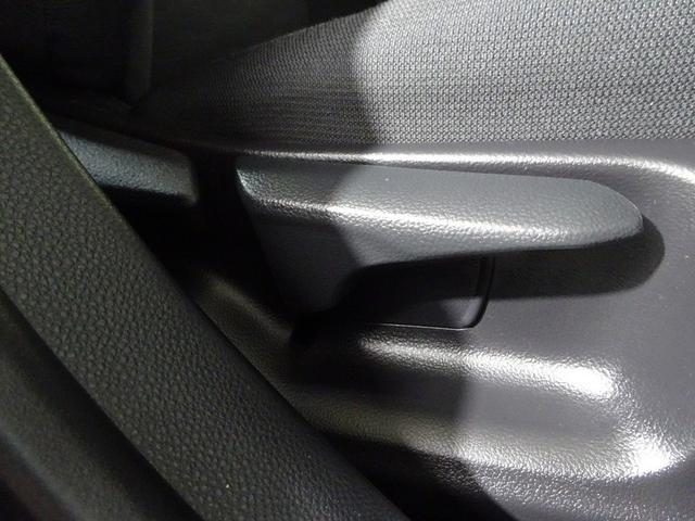 カローラスポーツ Ｇ　Ｘ　ワンセグ　メモリーナビ　ミュージックプレイヤー接続可　バックカメラ　衝突被害軽減システム　ＬＥＤヘッドランプ　ワンオーナー　アイドリングストップ（20枚目）