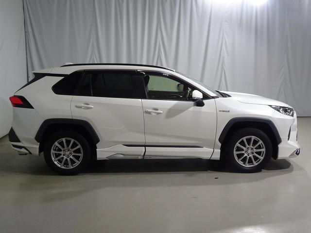 ＲＡＶ４ ハイブリッドＸ　４ＷＤ　フルセグ　メモリーナビ　ＤＶＤ再生　バックカメラ　衝突被害軽減システム　ＥＴＣ　ＬＥＤヘッドランプ　ワンオーナー　フルエアロ（18枚目）