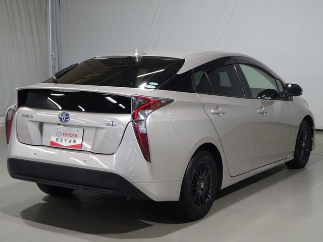 プリウス Ｓセーフティプラス　フルセグ　メモリーナビ　ＤＶＤ再生　バックカメラ　衝突被害軽減システム　ＥＴＣ　ドラレコ　ＬＥＤヘッドランプ　ワンオーナー（3枚目）