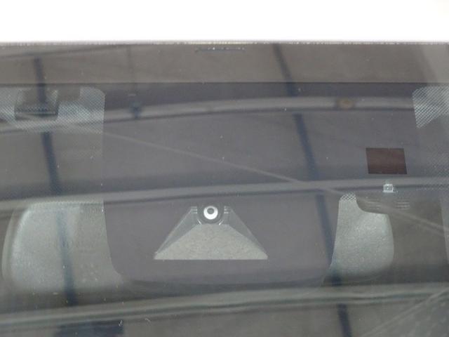 プリウス Ｓセーフティプラス　フルセグ　メモリーナビ　ＤＶＤ再生　バックカメラ　衝突被害軽減システム　ＥＴＣ　ドラレコ　ＬＥＤヘッドランプ　ワンオーナー（6枚目）