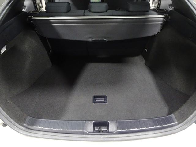 プリウス Ｓセーフティプラス　フルセグ　メモリーナビ　ＤＶＤ再生　バックカメラ　衝突被害軽減システム　ＥＴＣ　ドラレコ　ＬＥＤヘッドランプ　ワンオーナー（16枚目）