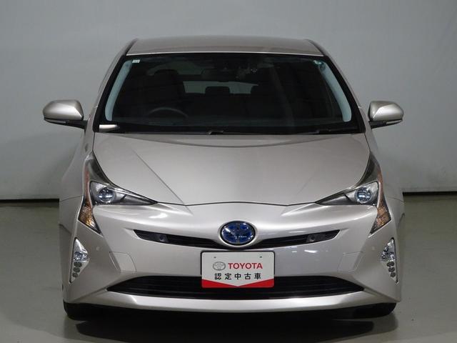 プリウス Ｓセーフティプラス　フルセグ　メモリーナビ　ＤＶＤ再生　バックカメラ　衝突被害軽減システム　ＥＴＣ　ドラレコ　ＬＥＤヘッドランプ　ワンオーナー（18枚目）