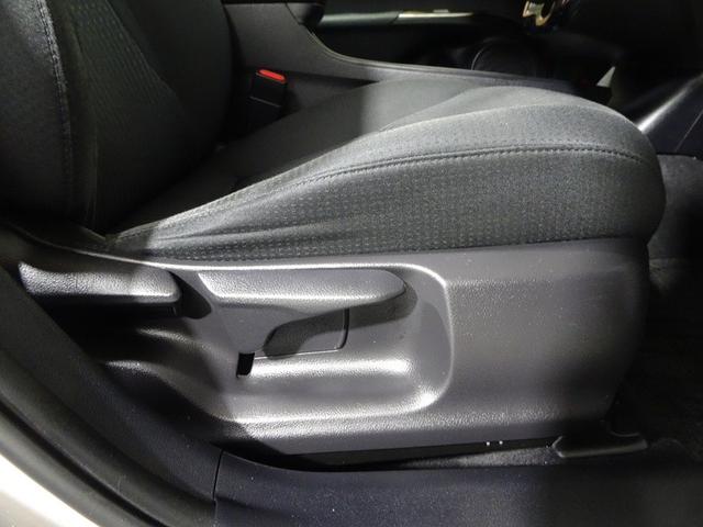 プリウス Ｓセーフティプラス　フルセグ　メモリーナビ　ＤＶＤ再生　バックカメラ　衝突被害軽減システム　ＥＴＣ　ドラレコ　ＬＥＤヘッドランプ　ワンオーナー（23枚目）