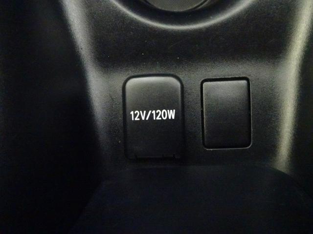 プリウス Ｓセーフティプラス　フルセグ　メモリーナビ　ＤＶＤ再生　バックカメラ　衝突被害軽減システム　ＥＴＣ　ドラレコ　ＬＥＤヘッドランプ　ワンオーナー（32枚目）