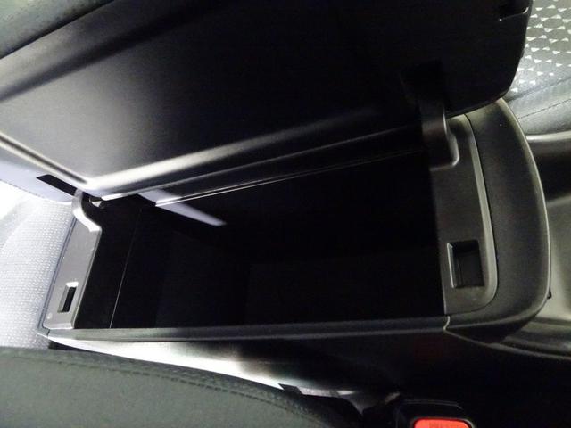 プリウス Ｓセーフティプラス　フルセグ　メモリーナビ　ＤＶＤ再生　バックカメラ　衝突被害軽減システム　ＥＴＣ　ドラレコ　ＬＥＤヘッドランプ　ワンオーナー（34枚目）