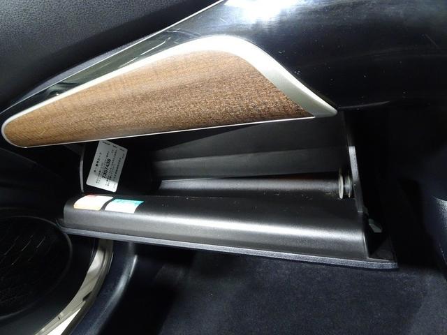 プリウス Ｓセーフティプラス　フルセグ　メモリーナビ　ＤＶＤ再生　バックカメラ　衝突被害軽減システム　ＥＴＣ　ドラレコ　ＬＥＤヘッドランプ　ワンオーナー（35枚目）