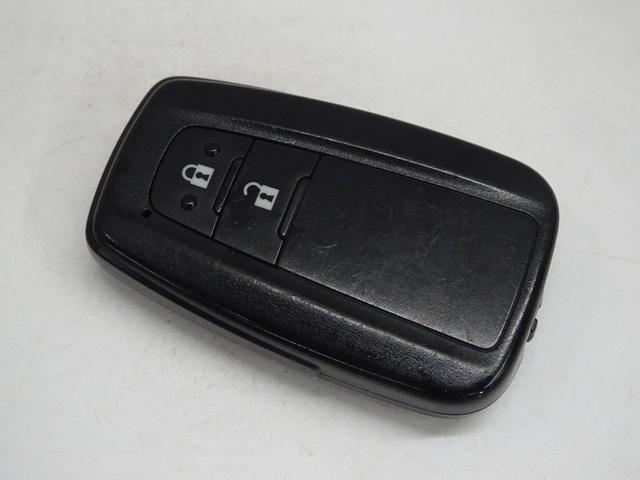 プリウス Ｓセーフティプラス　フルセグ　メモリーナビ　ＤＶＤ再生　バックカメラ　衝突被害軽減システム　ＥＴＣ　ドラレコ　ＬＥＤヘッドランプ　ワンオーナー（39枚目）