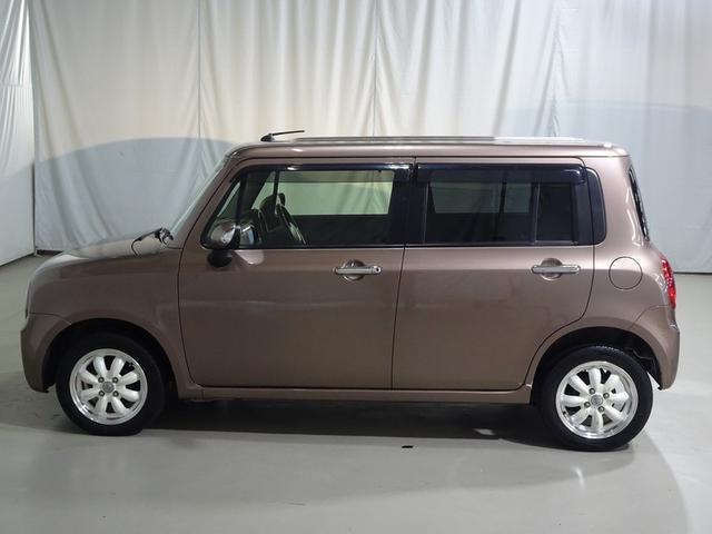 アルトラパン 10thアニバーサリーリミテッド フルセグ メモリーナビ DVD再生 ドラレコ プッシュスタート スマートキー 盗難防止システム オートエアコン シートヒーター HIDヘッドライト 社外アルミ ベンチシート ABS(3枚目)