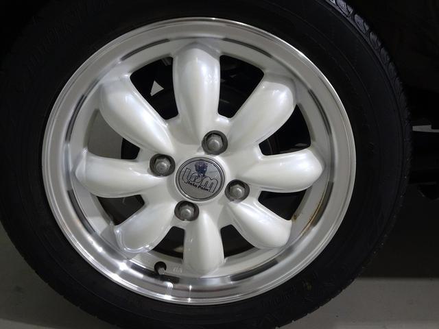 アルトラパン 10thアニバーサリーリミテッド フルセグ メモリーナビ DVD再生 ドラレコ プッシュスタート スマートキー 盗難防止システム オートエアコン シートヒーター HIDヘッドライト 社外アルミ ベンチシート ABS(6枚目)