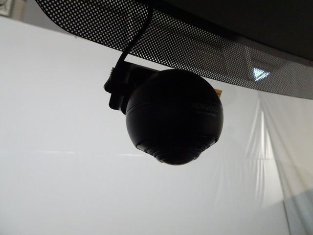 アルトラパン 10thアニバーサリーリミテッド フルセグ メモリーナビ DVD再生 ドラレコ プッシュスタート スマートキー 盗難防止システム オートエアコン シートヒーター HIDヘッドライト 社外アルミ ベンチシート ABS(7枚目)