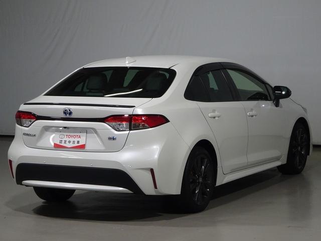 カローラ ハイブリッド　ダブルバイビー　ＤＶＤ再生　ミュージックプレイヤー接続可　バックカメラ　衝突被害軽減システム　ＥＴＣ　ドラレコ　ＬＥＤヘッドランプ　ワンオーナー（3枚目）