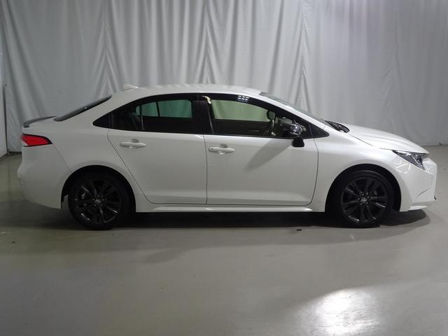 カローラ ハイブリッド　ダブルバイビー　ＤＶＤ再生　ミュージックプレイヤー接続可　バックカメラ　衝突被害軽減システム　ＥＴＣ　ドラレコ　ＬＥＤヘッドランプ　ワンオーナー（19枚目）