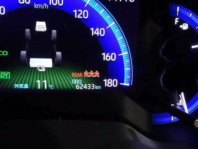 カローラ ハイブリッド　ダブルバイビー　ＤＶＤ再生　ミュージックプレイヤー接続可　バックカメラ　衝突被害軽減システム　ＥＴＣ　ドラレコ　ＬＥＤヘッドランプ　ワンオーナー（25枚目）