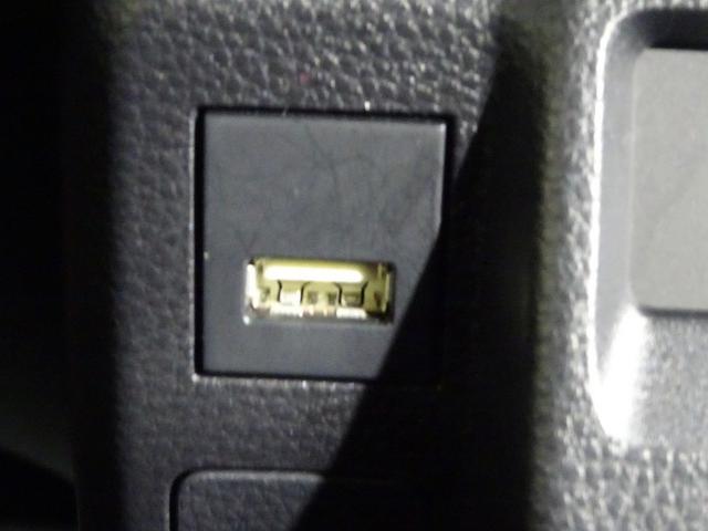 カローラ ハイブリッド　ダブルバイビー　ＤＶＤ再生　ミュージックプレイヤー接続可　バックカメラ　衝突被害軽減システム　ＥＴＣ　ドラレコ　ＬＥＤヘッドランプ　ワンオーナー（32枚目）