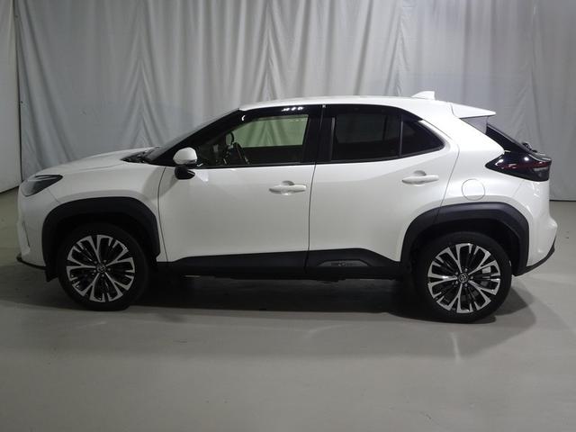 ヤリスクロス ハイブリッドＺ　フルセグ　メモリーナビ　ミュージックプレイヤー接続可　バックカメラ　衝突被害軽減システム　ＥＴＣ　ドラレコ　ＬＥＤヘッドランプ　ワンオーナー（2枚目）