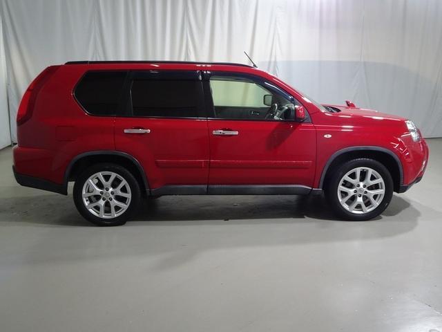 エクストレイル ２０Ｘｔｔ　４ＷＤ　フルセグ　メモリーナビ　ＤＶＤ再生　ミュージックプレイヤー接続可　バックカメラ　クルーズコントロール　ＥＴＣ　スマートキー　シートヒーター　ＨＩＤヘッドライト　純正アルミ　合皮シート（16枚目）