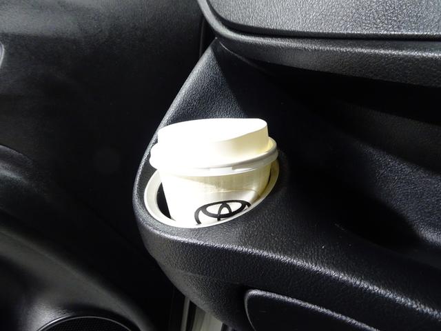 シエンタ ハイブリッドＧ　トヨタ認定中古車　一年間保証付　フルセグ　メモリーナビ　ＤＶＤ再生　バックカメラ　衝突被害軽減システム　オートマチックハイビーム　ドラレコ　スマートキー　オートエアコン　両側電動スライド　社外アルミ（42枚目）