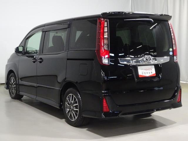 ノア Ｓｉ　フルセグ　メモリーナビ　ＤＶＤ再生　ミュージックプレイヤー接続可　バックカメラ　電動スライドドア　ＬＥＤヘッドランプ　ウオークスルー　乗車定員７人　３列シート　ワンオーナー　記録簿（17枚目）