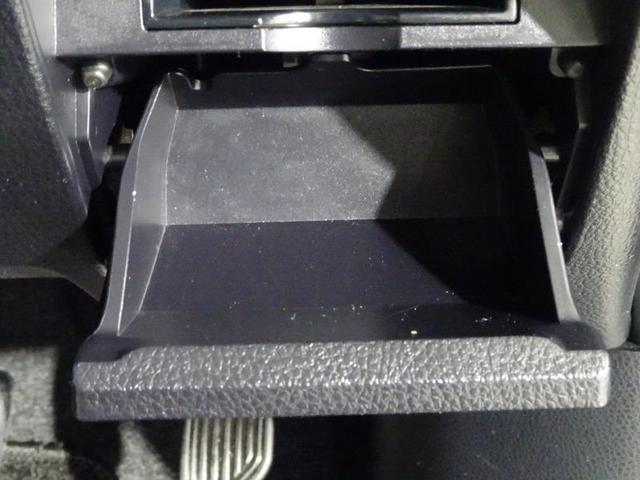 ノア Ｓｉ　フルセグ　メモリーナビ　ＤＶＤ再生　ミュージックプレイヤー接続可　バックカメラ　電動スライドドア　ＬＥＤヘッドランプ　ウオークスルー　乗車定員７人　３列シート　ワンオーナー　記録簿（31枚目）