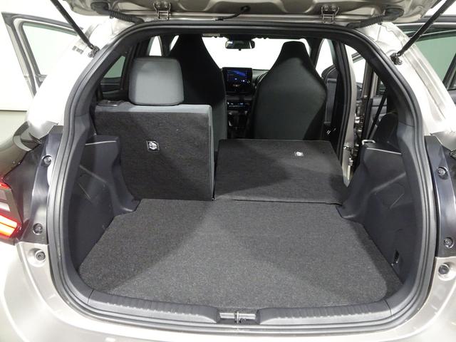 ��ȃV�[�g�͍��E�����|���Ȃ̂ŁA�����̂��镨�ȂǐF�X�ȉו����ς߂܂��B