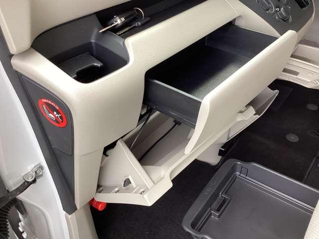 ｅＫスペース Ｍ　パーキングセンサー　フルセグＴＶ　デュアルエアバッグ　バックモニター　キーレスエントリーシステム　盗難防止装置　シートヒーター　パワーウインドウ　メモリーナビ　エアバッグ　エアコン　パワーステアリング（18枚目）