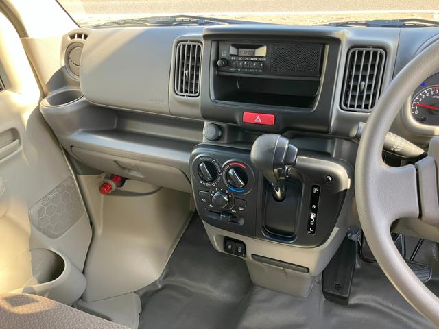 エブリイ ＰＡリミテッド　６型　４ＷＤ　衝突被害軽減ブレーキ　スズキ認定中古車　ＵＳＢ充電ソケット（22枚目）