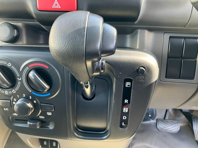 エブリイ ＰＡリミテッド　６型　４ＷＤ　衝突被害軽減ブレーキ　スズキ認定中古車　ＵＳＢ充電ソケット（24枚目）