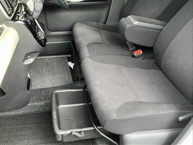 ムーヴキャンバス Ｘブラックアクセントリミテッド　ＳＡＩＩＩ　ナビ・Ｂｌｕｅｔｏｏｔｈ対応・ＤＶＤ再生・全方位モニター・両側電動スライドドア・スマートアシスト３・オートマチックハイビーム・ＥＴＣ・ブラックインテリア専用装備（10枚目）